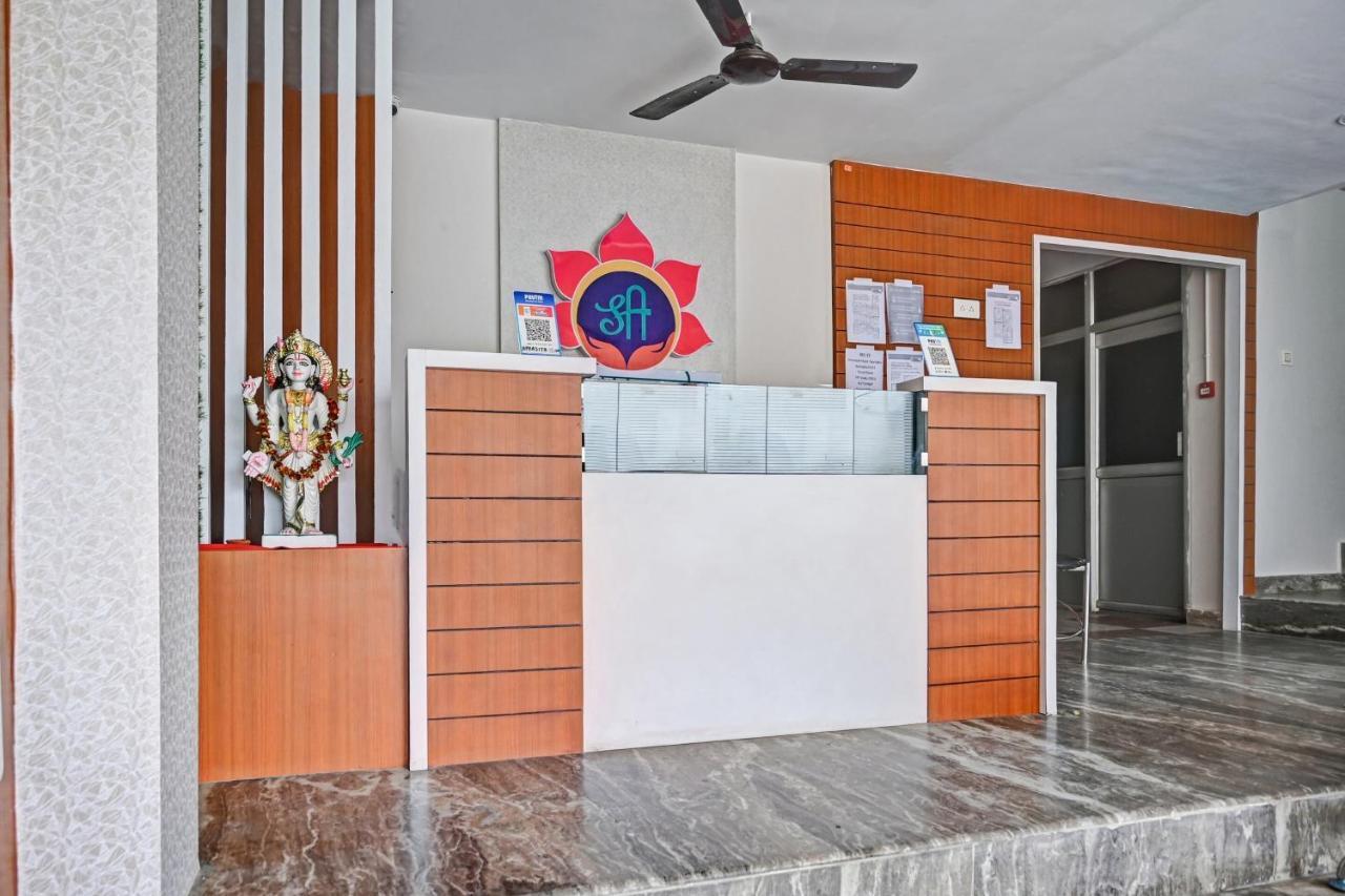 Oyo 7498 Hotel Aparajita Waranasi Zewnętrze zdjęcie