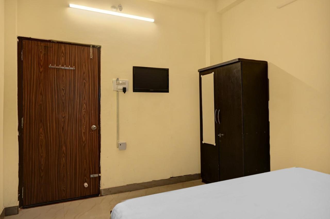 Oyo 7498 Hotel Aparajita Waranasi Zewnętrze zdjęcie