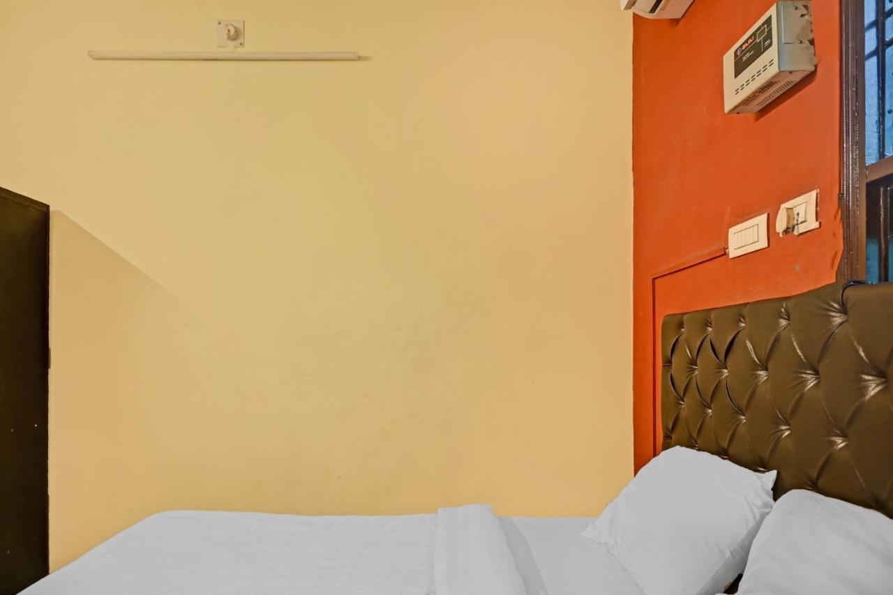 Oyo 7498 Hotel Aparajita Waranasi Zewnętrze zdjęcie