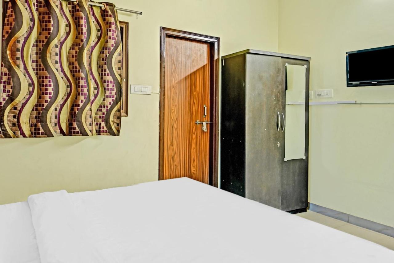 Oyo 7498 Hotel Aparajita Waranasi Zewnętrze zdjęcie