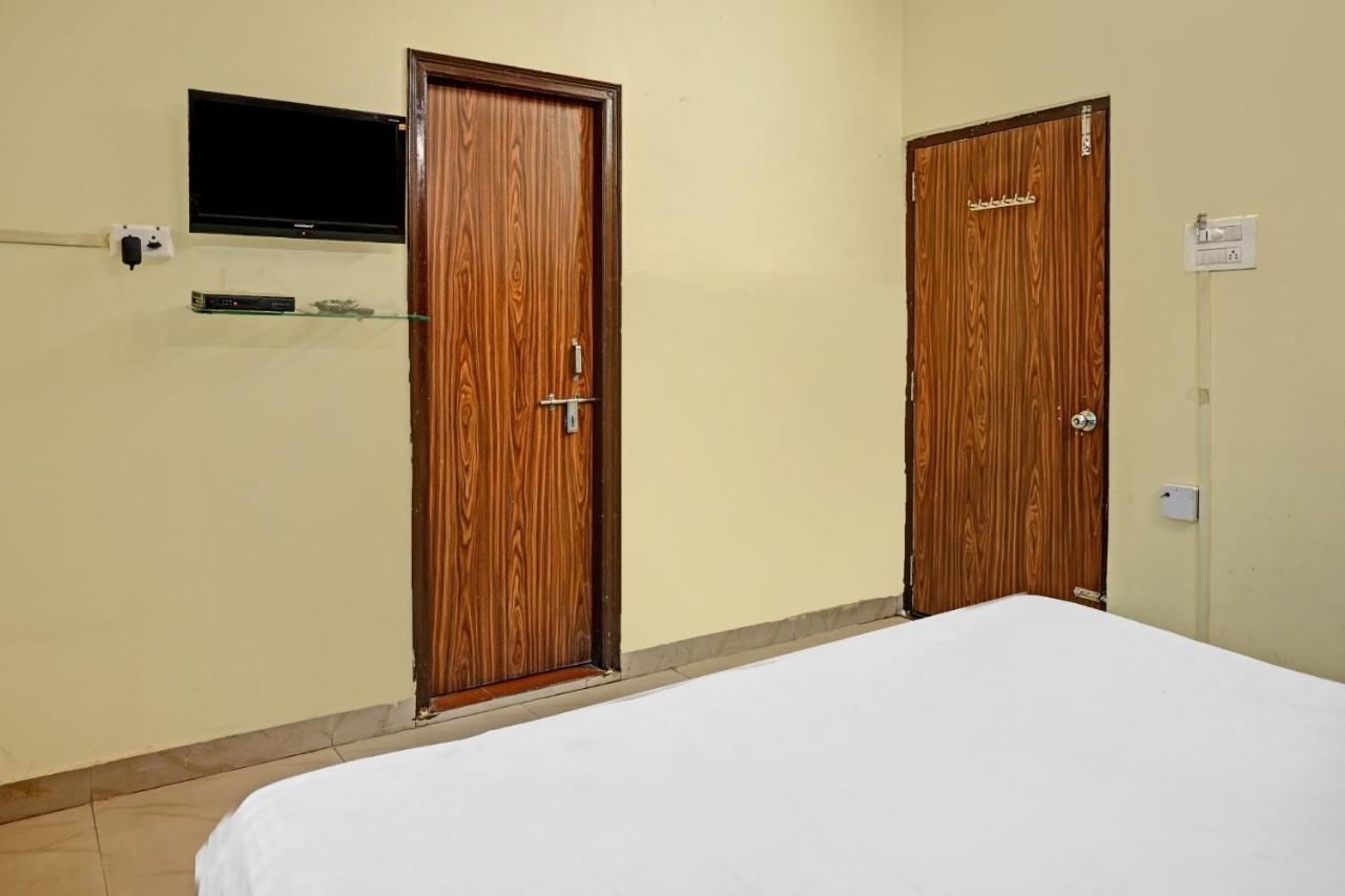 Oyo 7498 Hotel Aparajita Waranasi Zewnętrze zdjęcie