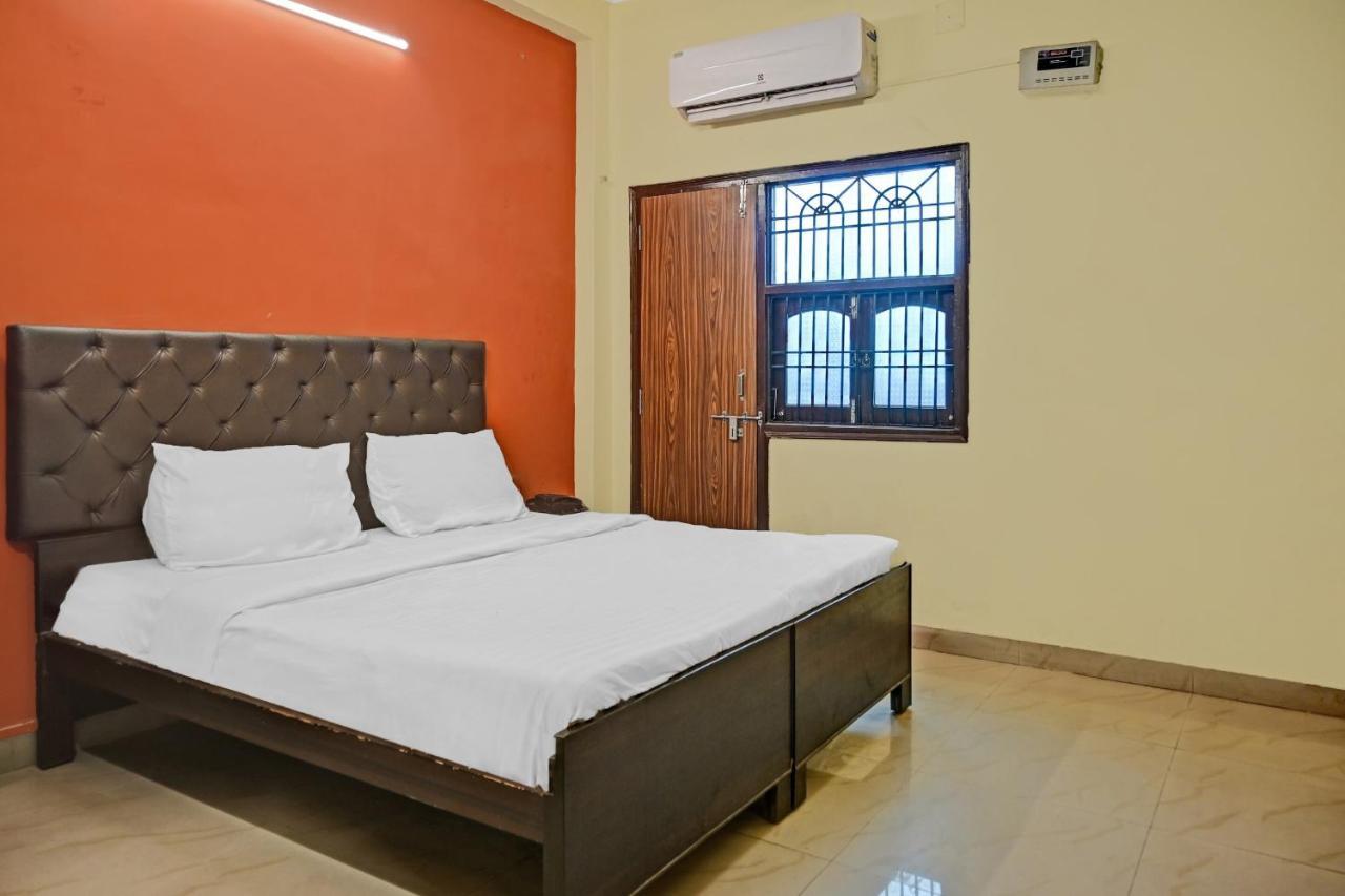 Oyo 7498 Hotel Aparajita Waranasi Zewnętrze zdjęcie