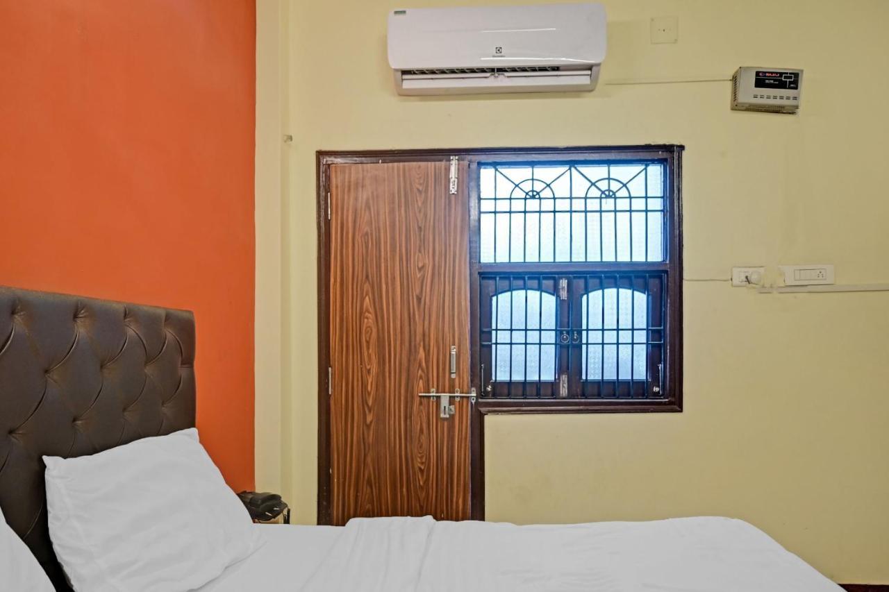 Oyo 7498 Hotel Aparajita Waranasi Zewnętrze zdjęcie
