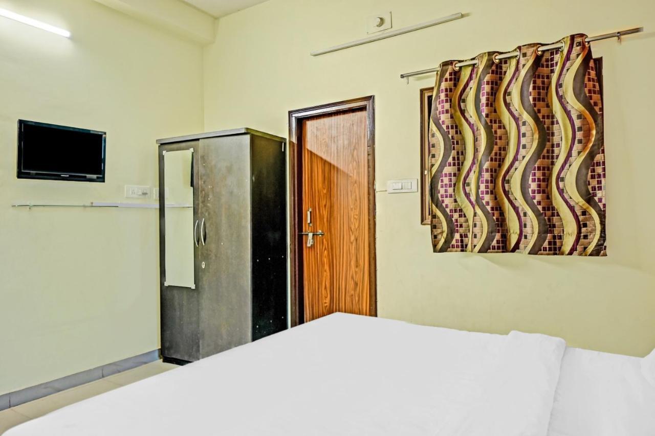 Oyo 7498 Hotel Aparajita Waranasi Zewnętrze zdjęcie