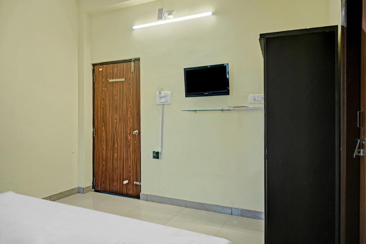 Oyo 7498 Hotel Aparajita Waranasi Zewnętrze zdjęcie